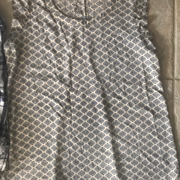 XS Maternity wardrobe- shorts are a size 2 - Picture 5 of 9